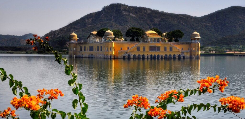 Sightseeing in Jaipur by car, cab for sightseeing in Jaipur, one day sightseeing in Jaipur